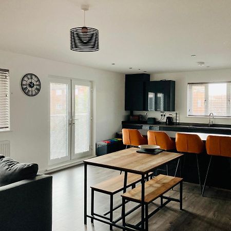 Spacious Newly Built Apartment Rhos On Sea, Colwyn Bay Buitenkant foto